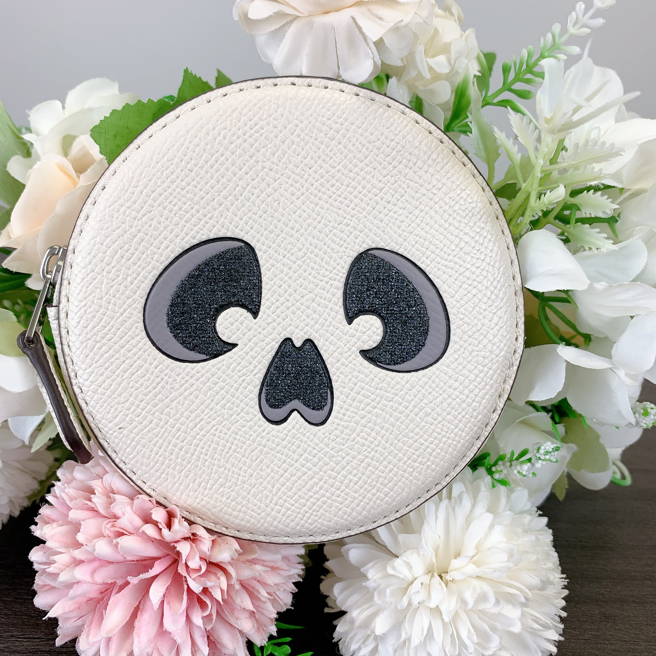 国内即発 COACH ハロウィン コインケース スカル CW935 Coach CW935 Coin Case With Halloween Skull IN Chalk