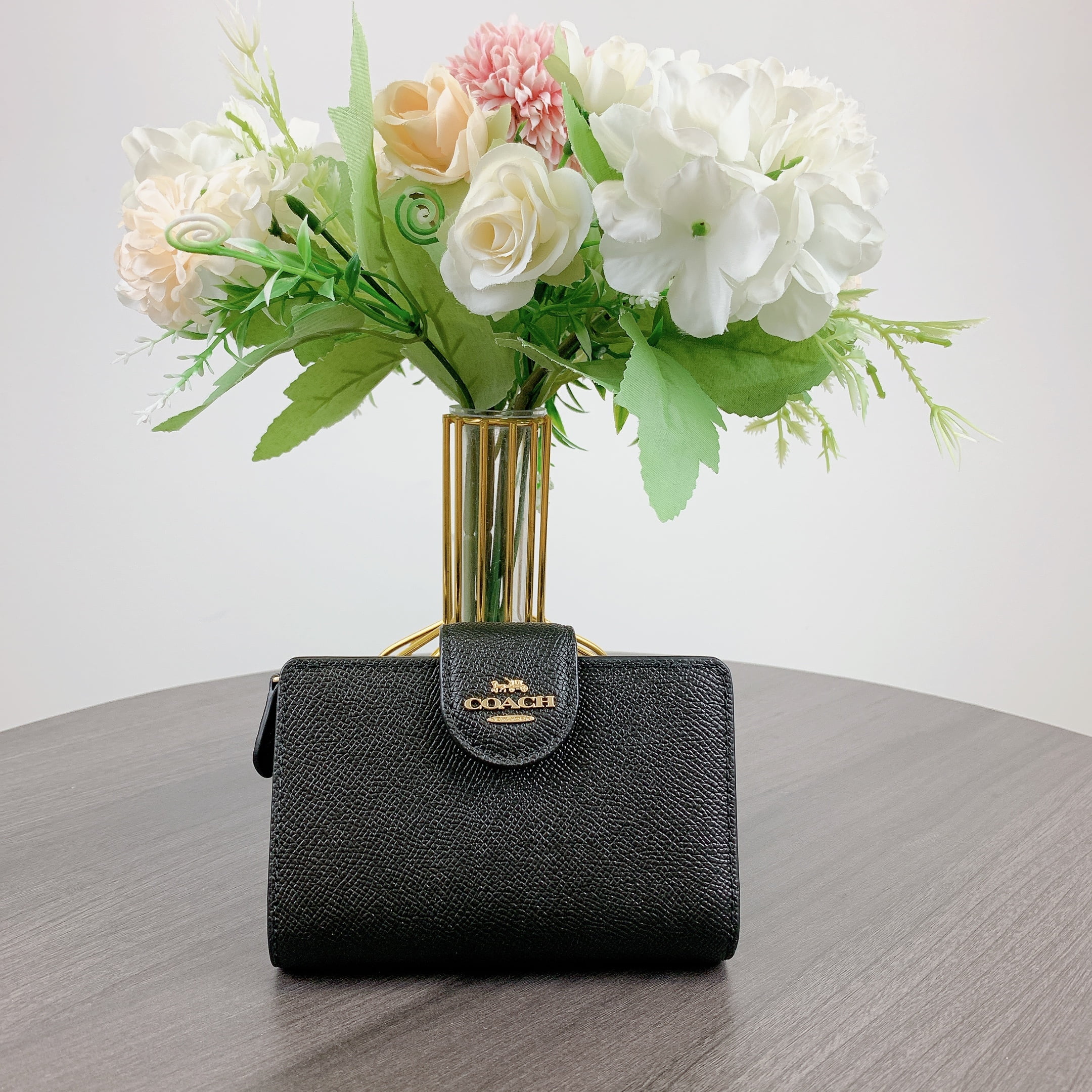 【★新作★Coach★Medium Corner Zip Wallet Signature Canvas】 Coach-Medium-Corner-Zip-Wallet