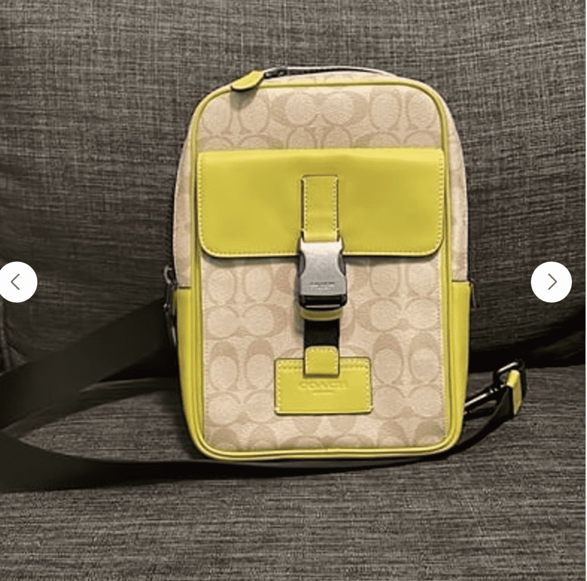 バッグ COACH Track Pack Signature Canvas Coach-Track-Pack-In-Signature-