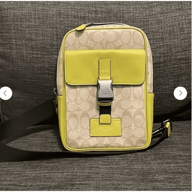 バッグ COACH Track Pack Signature Canvas Coach Men's Track Pack, Fashion Daypack, Shoulder Bag, Backpack