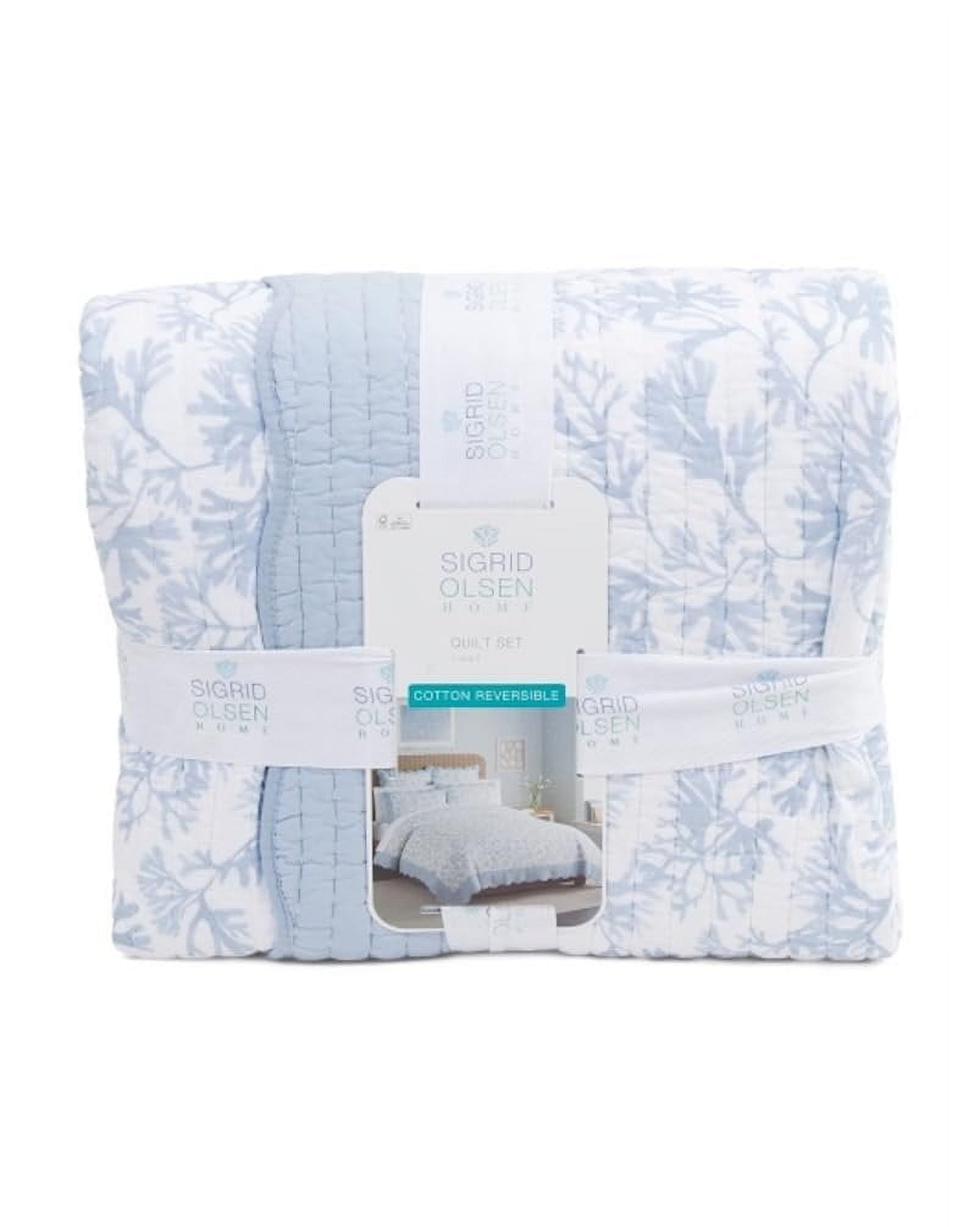 Coastal Under the Sea Tropical Fish Seashells Sand Dollars Script Quilt ...