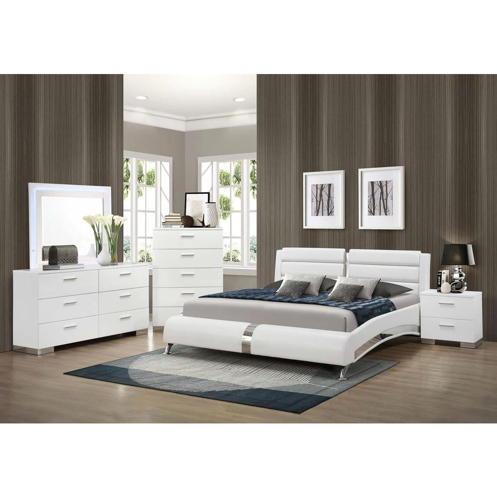 Coaster Jeremaine 5-Piece Faux Leather Queen Bedroom Set in Glossy White