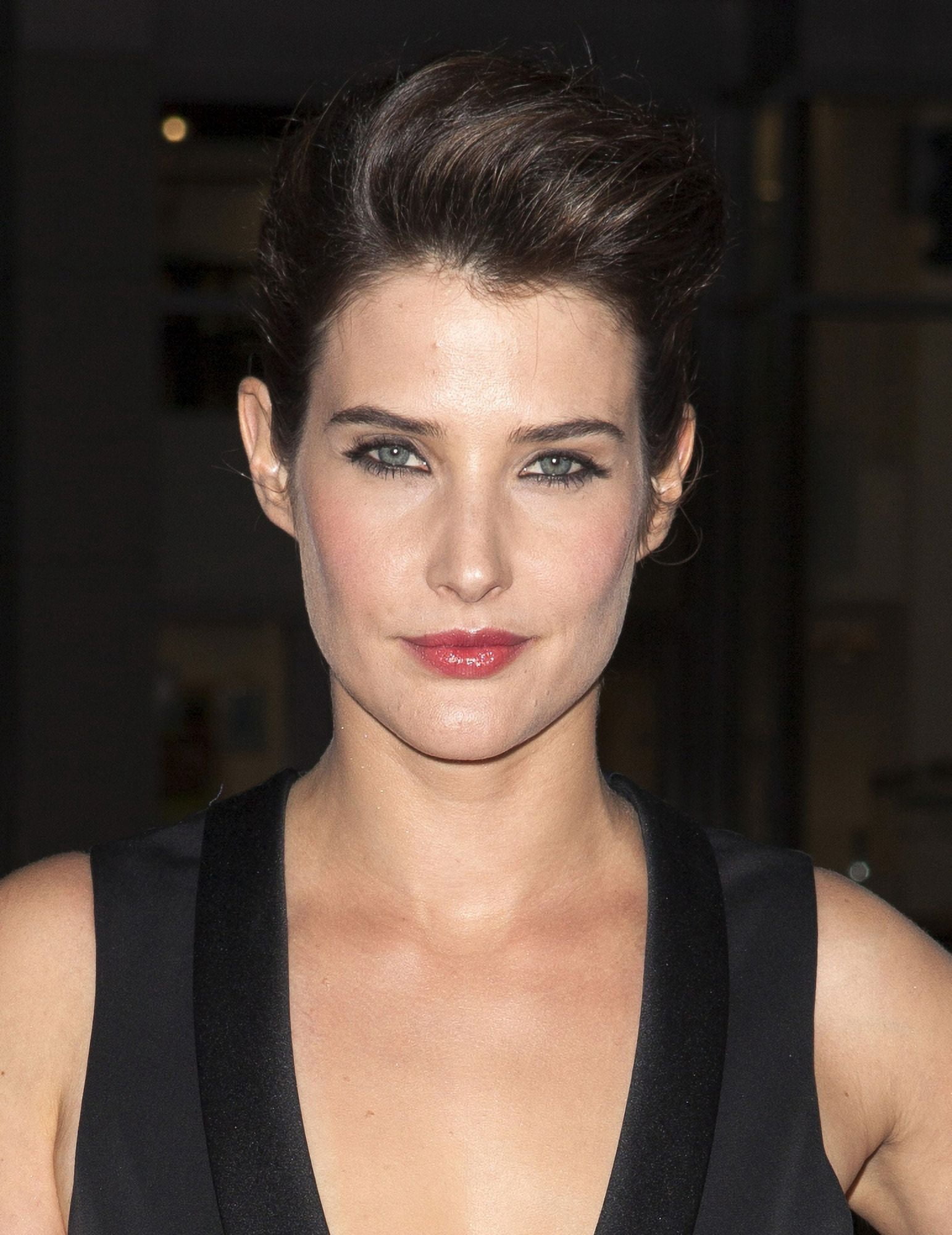 Cobie Smulders At Arrivals For Safe Haven Premiere Canvas Art -  (16 x 20)