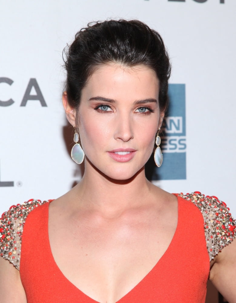 Cobie Smulders At Arrivals For The Avengers Closing Night Premiere At Tribeca Film Festival 2012 Canvas Art -  (16 x 20)