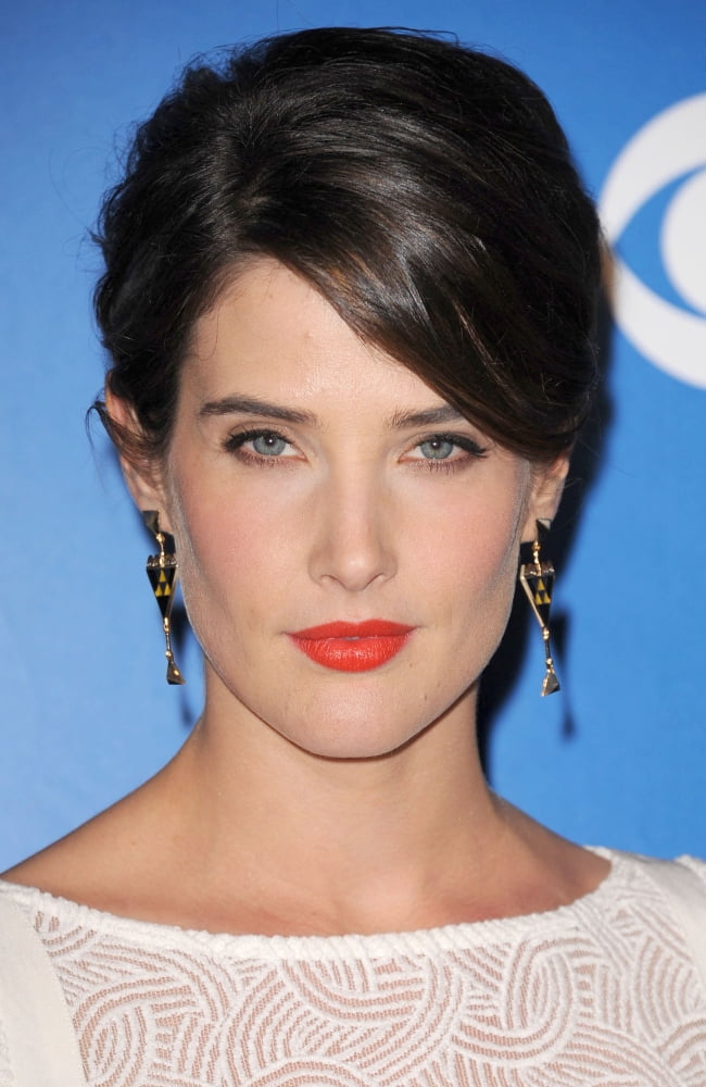 Cobie Smulders (Wearing Jewelmint Earrings) At Arrivals For Cbs Network Upfronts Presentation 2012 Canvas Art - (16 x 20)