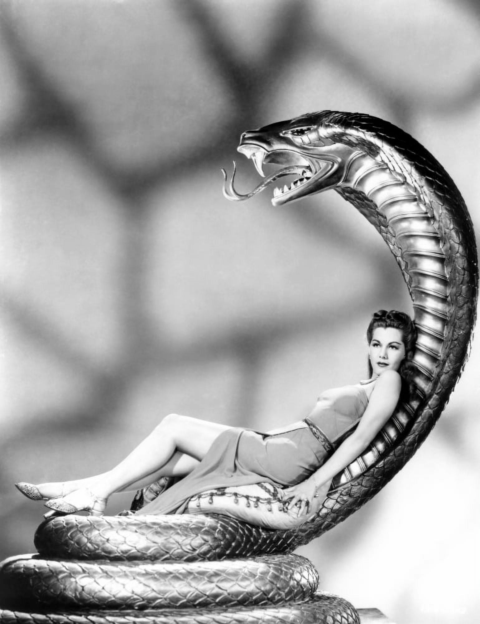 Cobra Woman Canvas Art - (16 x 20)