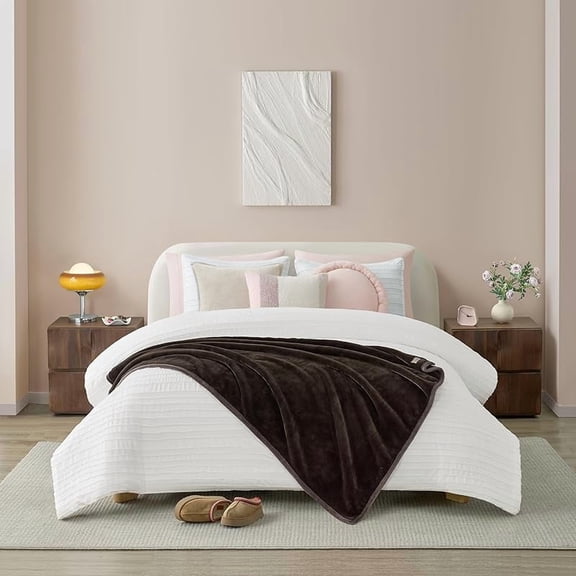 Coco Plush Throw Blanket – Cozy Soft Fleece Blanket for Couch, Bed or Chair, Housewarming Gift for Women, Bedroom or Living Room Decor, Lightweight & Hypoallergenic,