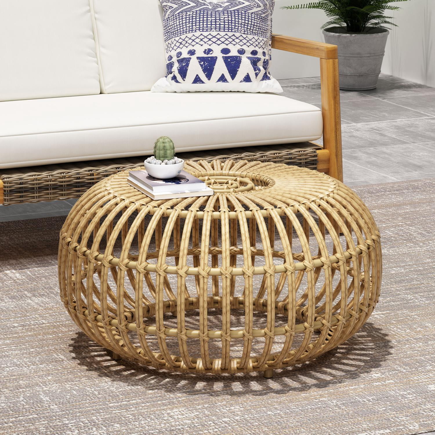 Coffee Table Round, Outdoor Coffee Table, Wicker Coffee Table with Handcrafted Faux Rattan Weave, Boho Chic Accent Table for Living Room Patio Garden, Light Brown, 29.5 Inch