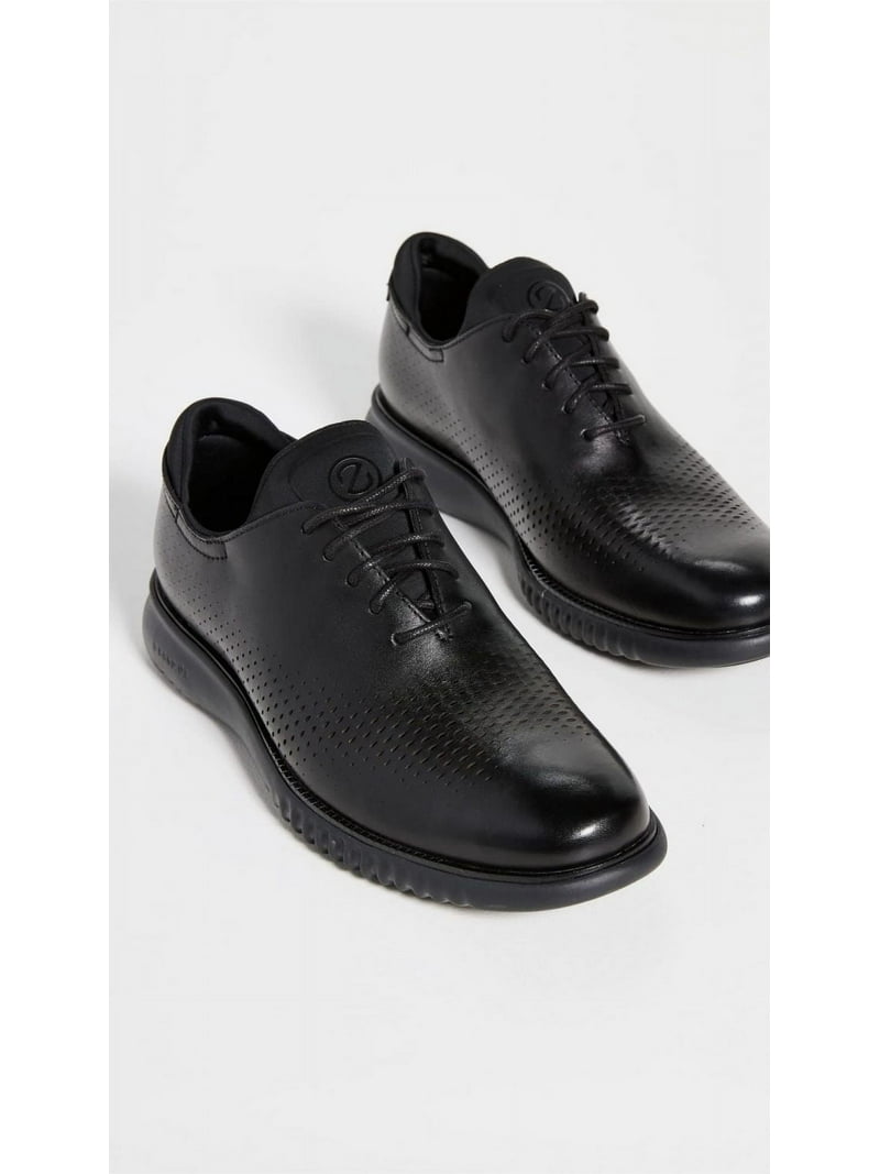 Cole Haan Men display picture 1