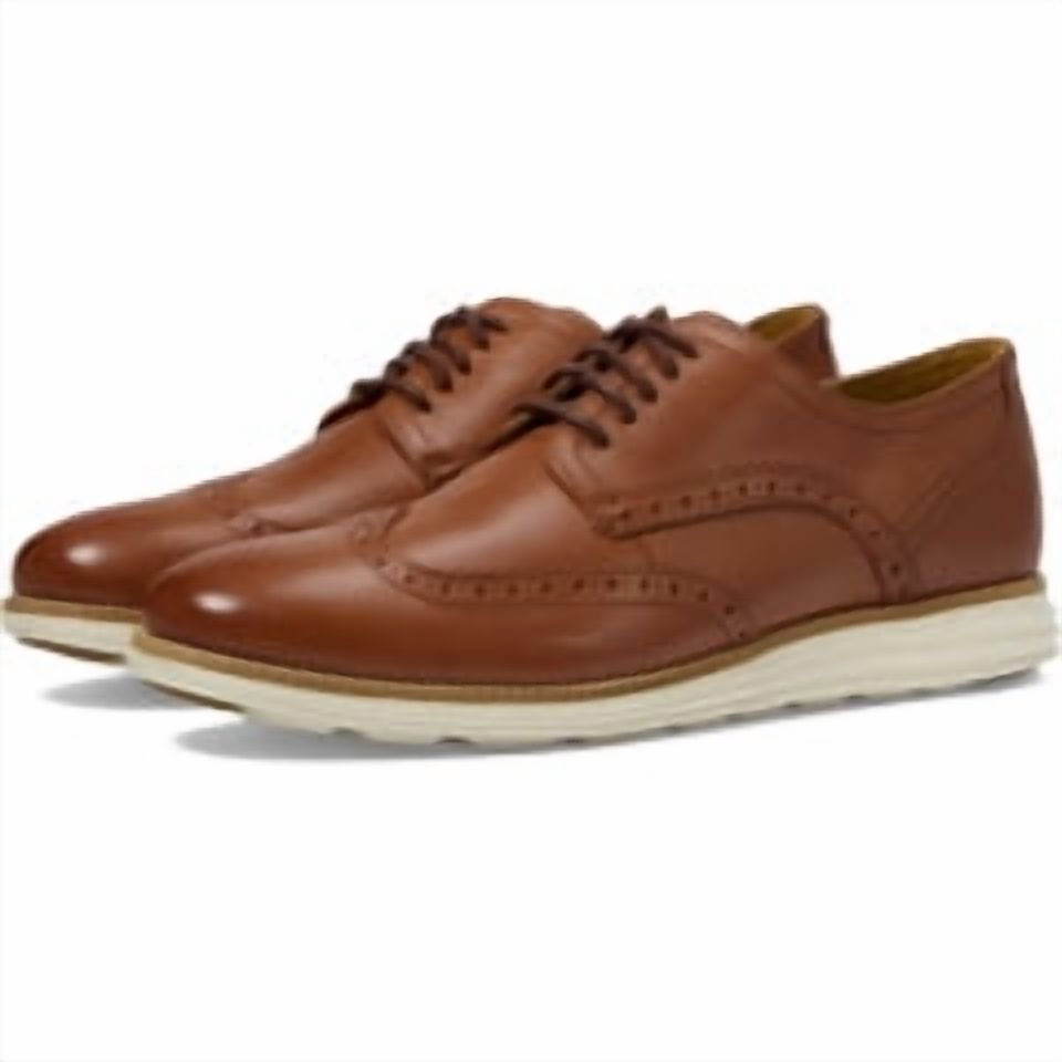 Cole Haan Men display picture 1