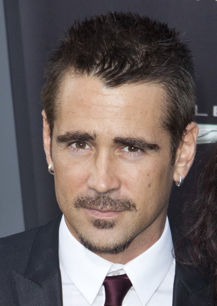 Colin Farrell At Arrivals For Total Recall Premiere Canvas Art - (16 x 20)