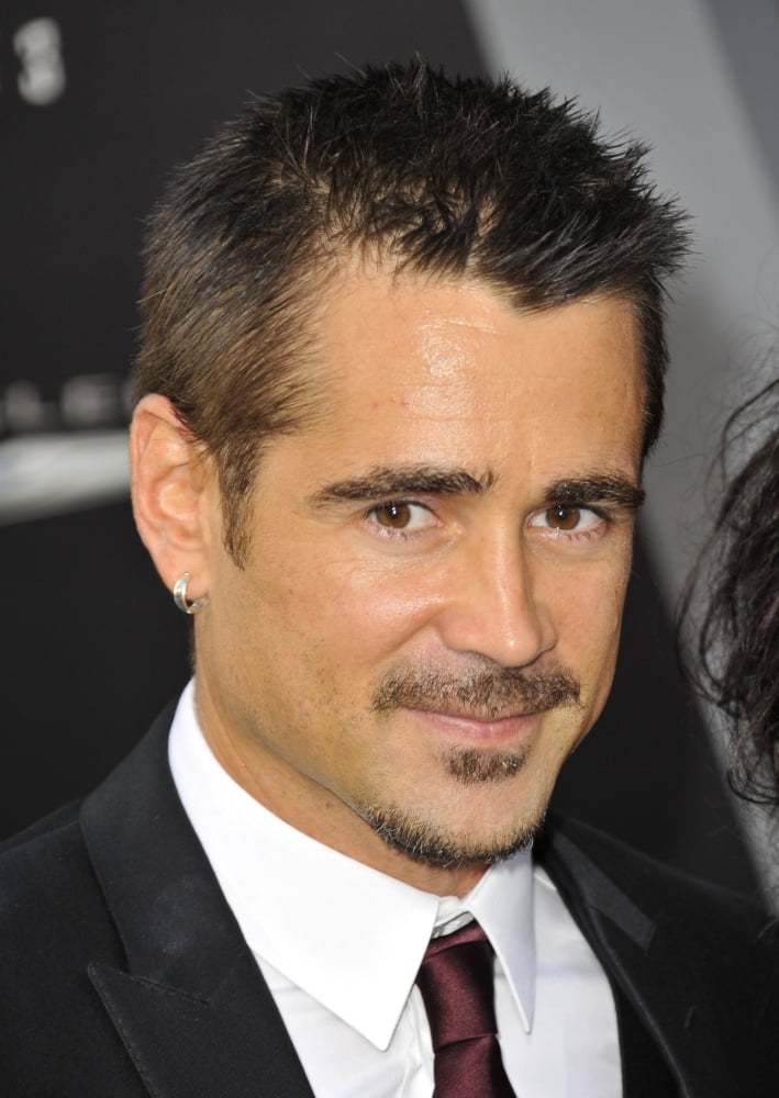 Colin Farrell At Arrivals For Total Recall Premiere Canvas Art - (16 x 20)