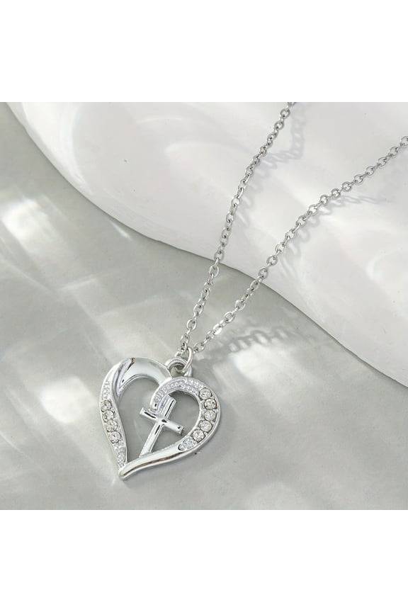 Collar recortado de moda para cien damas, regalo de mano, collar con colgante en forma de corazón