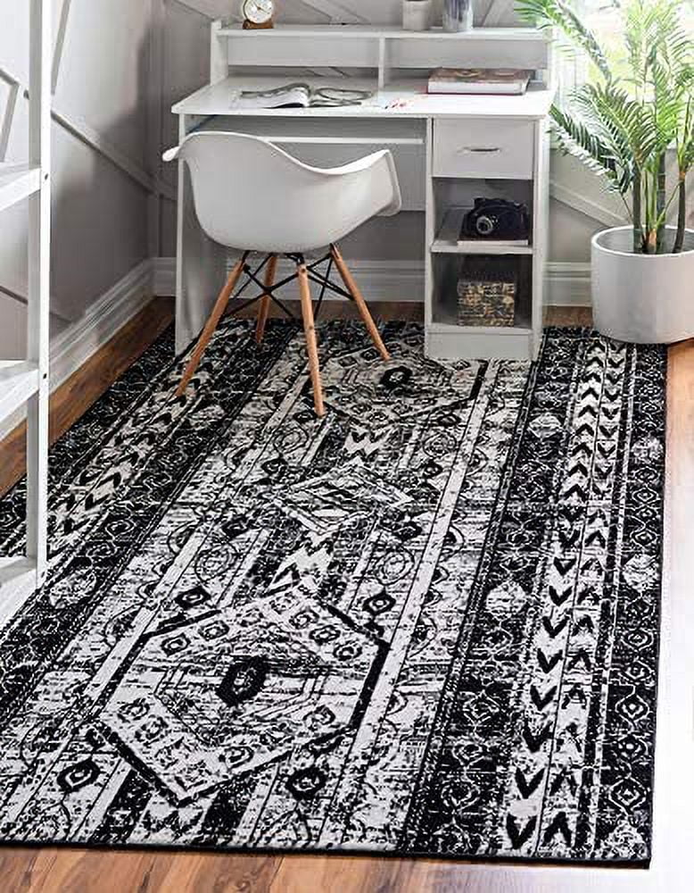 Collection Rug 4' x 6' Black and White LowPile Rug Perfect for