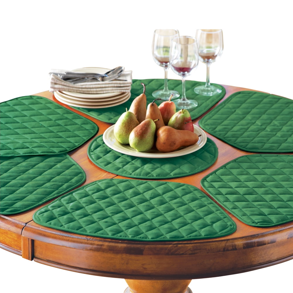 Holiday Green Quilted Polyester Table Placemat and Centerpiece Set