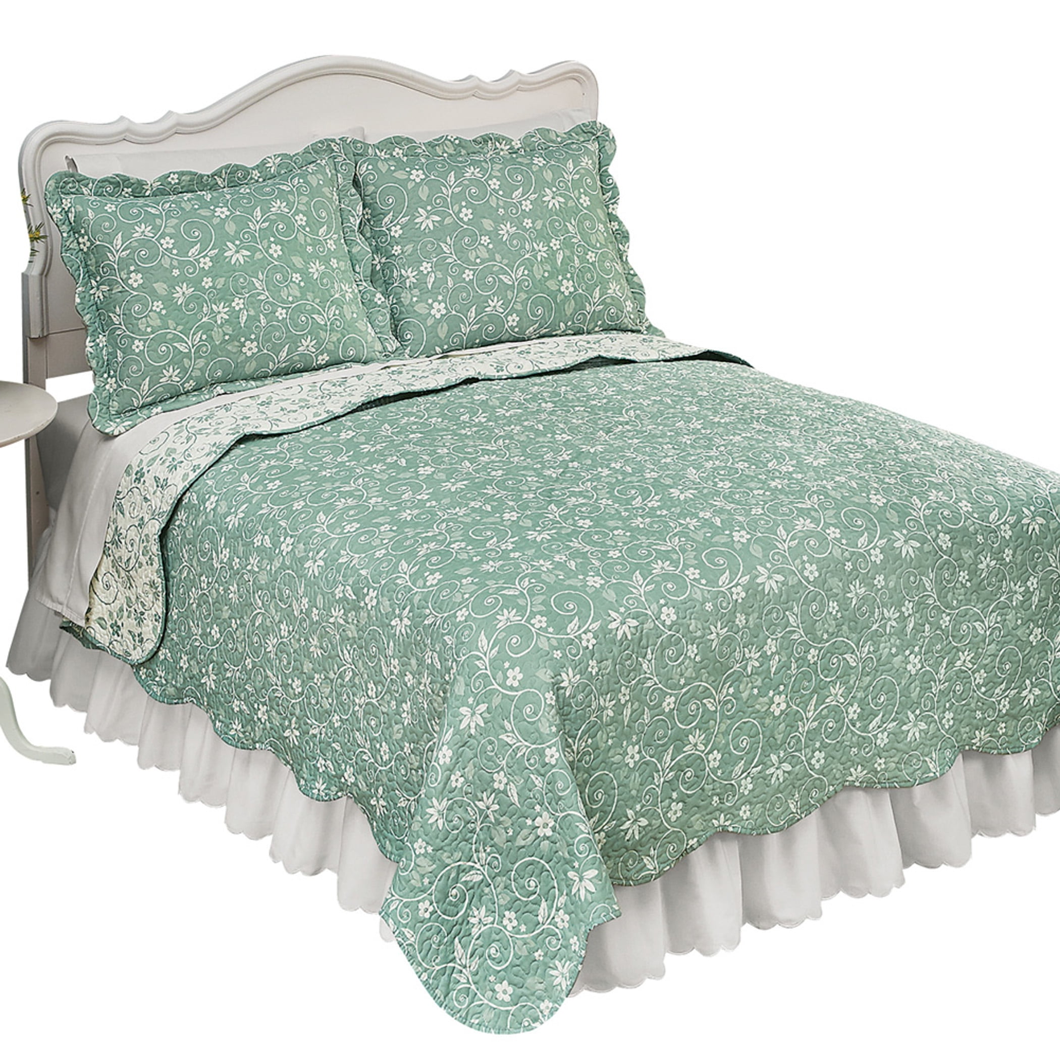 Sage Reversible Floral Full Quilt Set with Scalloped Edges