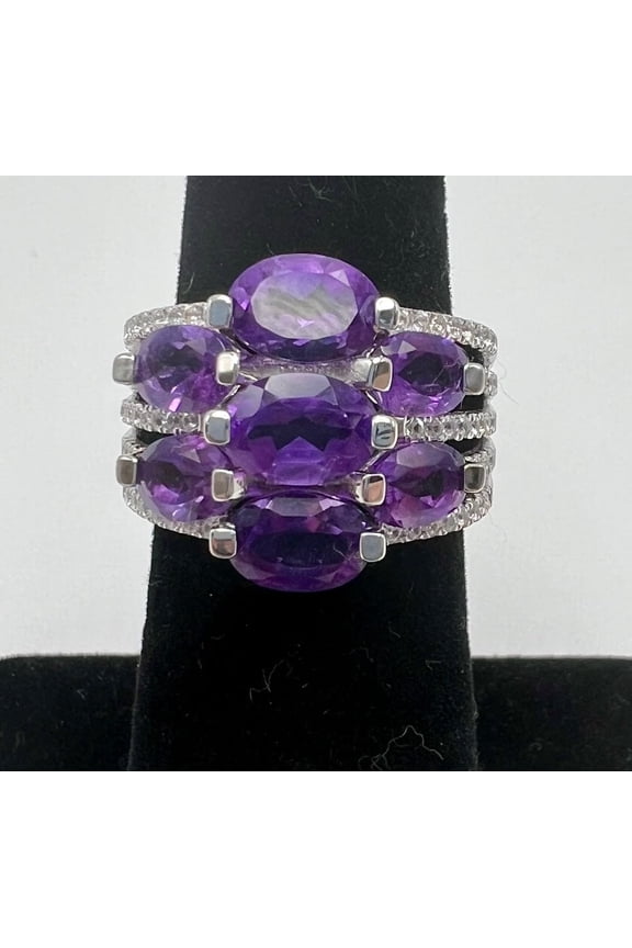 Silver Oval Amethyst & White Zircon 7-Stone Ring. Size 8