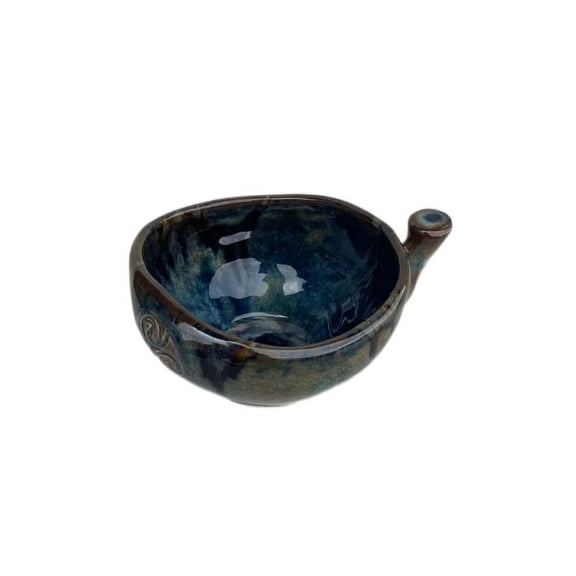 Colm de Ris Irish Triskele Pottery Bowl Made in Ireland Handcrafted Ceramic Celtic Kitchen Accessory 3,5'x8'