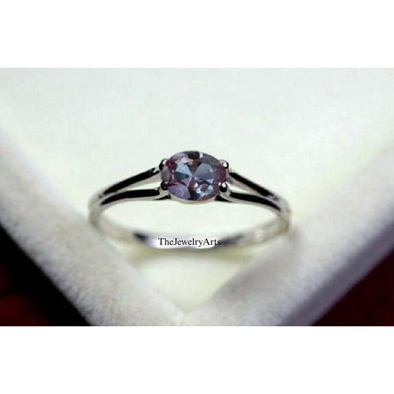 Color Changing Alexandrite Ring for Women, 7x5mm Oval Cut Lab-Grown Gemstone in 925 Sterling Silver – Wedding, Engagement, Anniversary Jewelry Gift