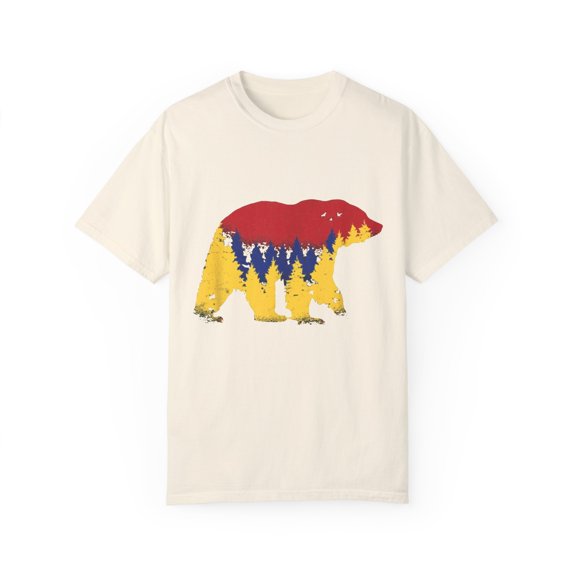 Colorado Bear Travel Gag Gift Funny Adventure Illustration Men Womens Unisex Garment-Dyed T-shirt