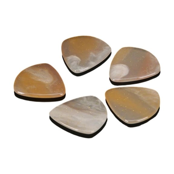Colorful Smooth Strumming Resin Guitar Picks Flexible Resin Construction Suitable for Speed Stability and Performances