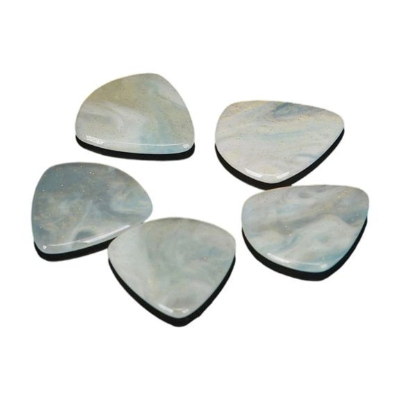 Colorful Smooth Strumming Resin Guitar Picks Flexible Resin Construction Suitable for Speed Stability and Performances