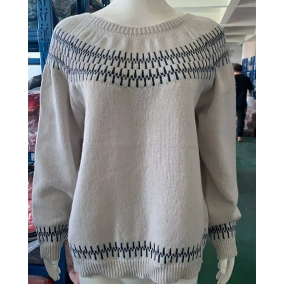 Women's Oversized Crewneck Knit Sweater - Long Sleeve Pullover Soft Fabric for Casual Daily Wear