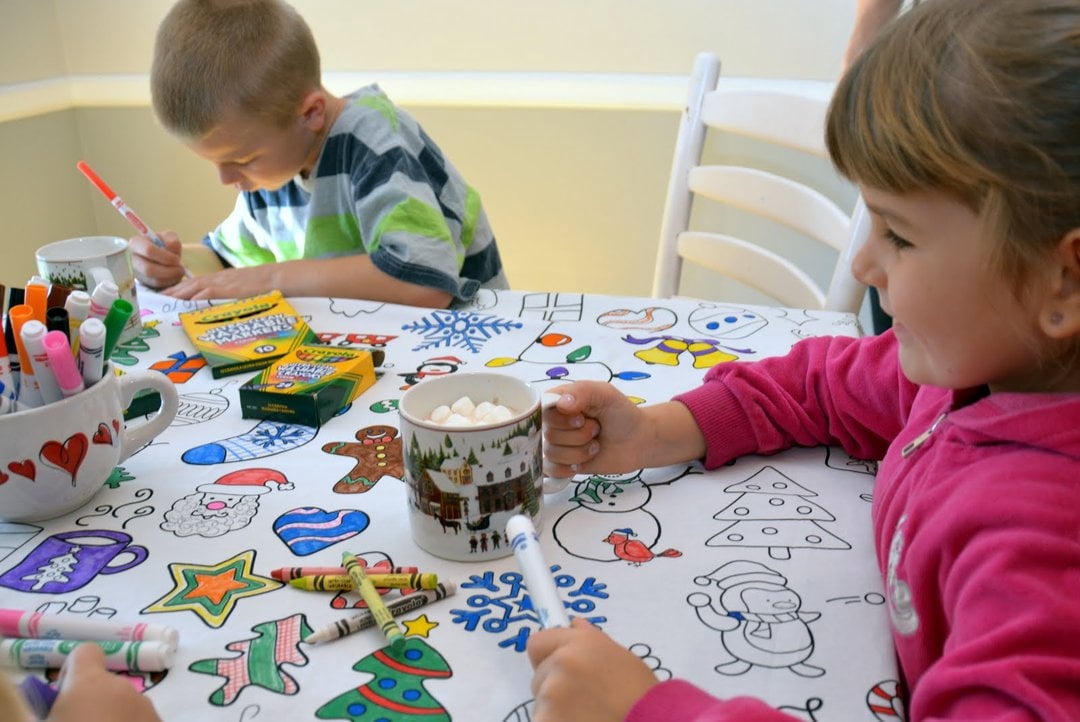 Colerable Ptable The Coloring Table – Holiday Design – Rectangle Tablecloth – Fabric ...