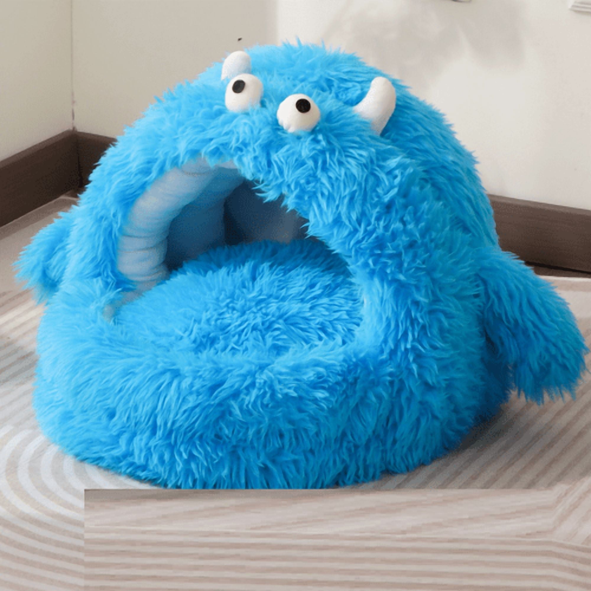 Colourtree Blue Winter Warm Plush Cat Bed, Enclosed Hooded Pet House with Cute Monster Design, Anti-Collapse Support for Indoor Cats & Small Pets