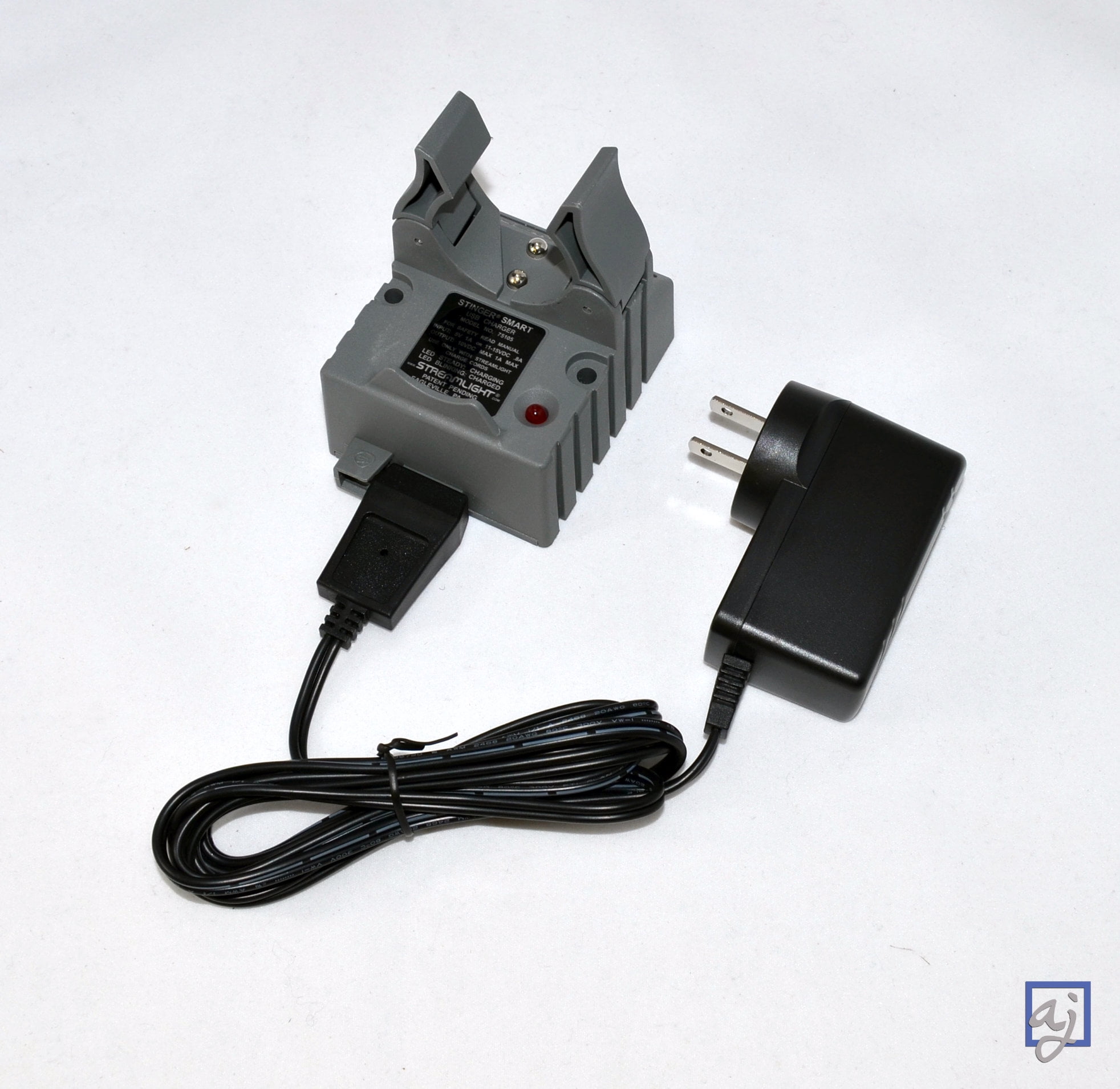 STREAMLIGHT Stinger Smart Charger Base with 100V/120V AC Wall Adapter (75105+22060-BUNDLE) STREAMLIGHT Stinger Smart Charger Base with 100V/120V AC Wall Adapter (75105+22060-BUNDLE)
