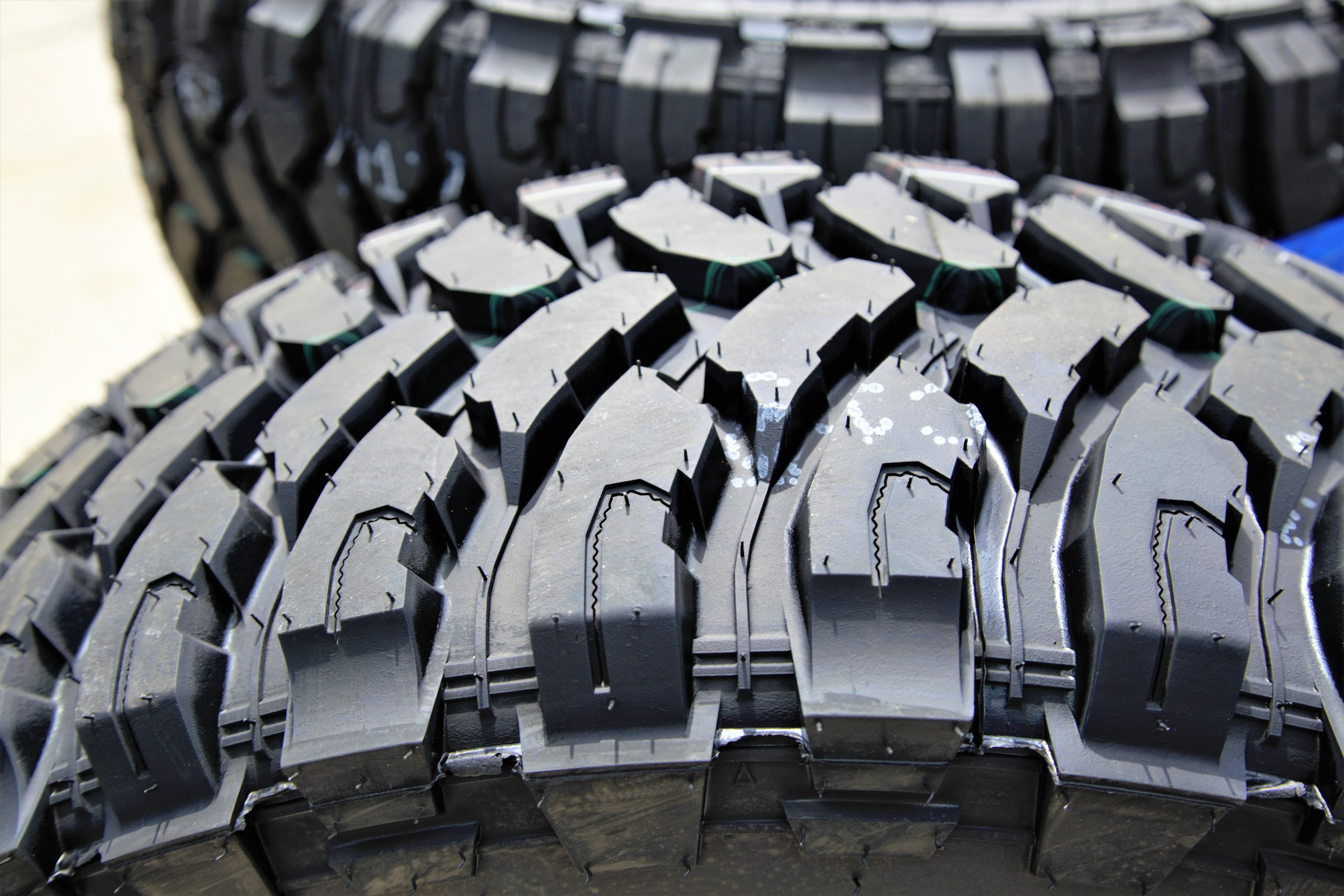 Comforser CF3000 LT 33X12.50R24 104Q E 10 Ply MT M/T Mud Tire simolary.com 9 Comforser CF3000 LT 33X12.50R24 104Q E 10 Ply MT M/T Mud Tire