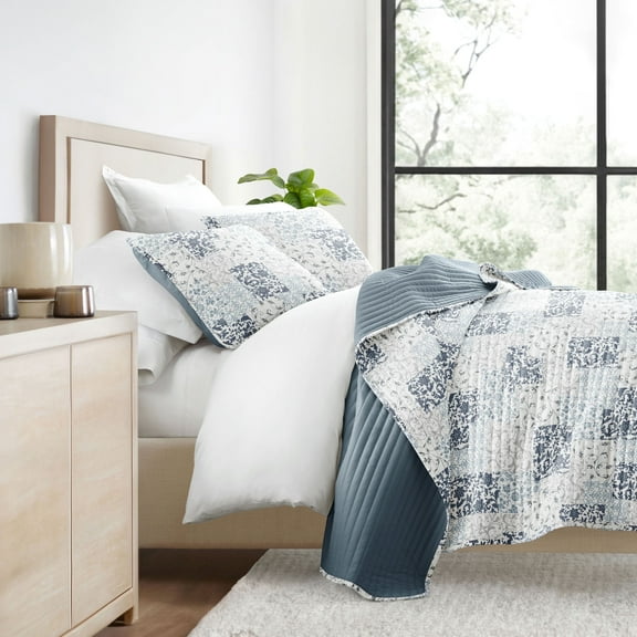 Ultra Soft Lightweight Quilt Sets in Patchwork Dusk Blue for Twin/TwinXL Bedding by Comfort Canopy