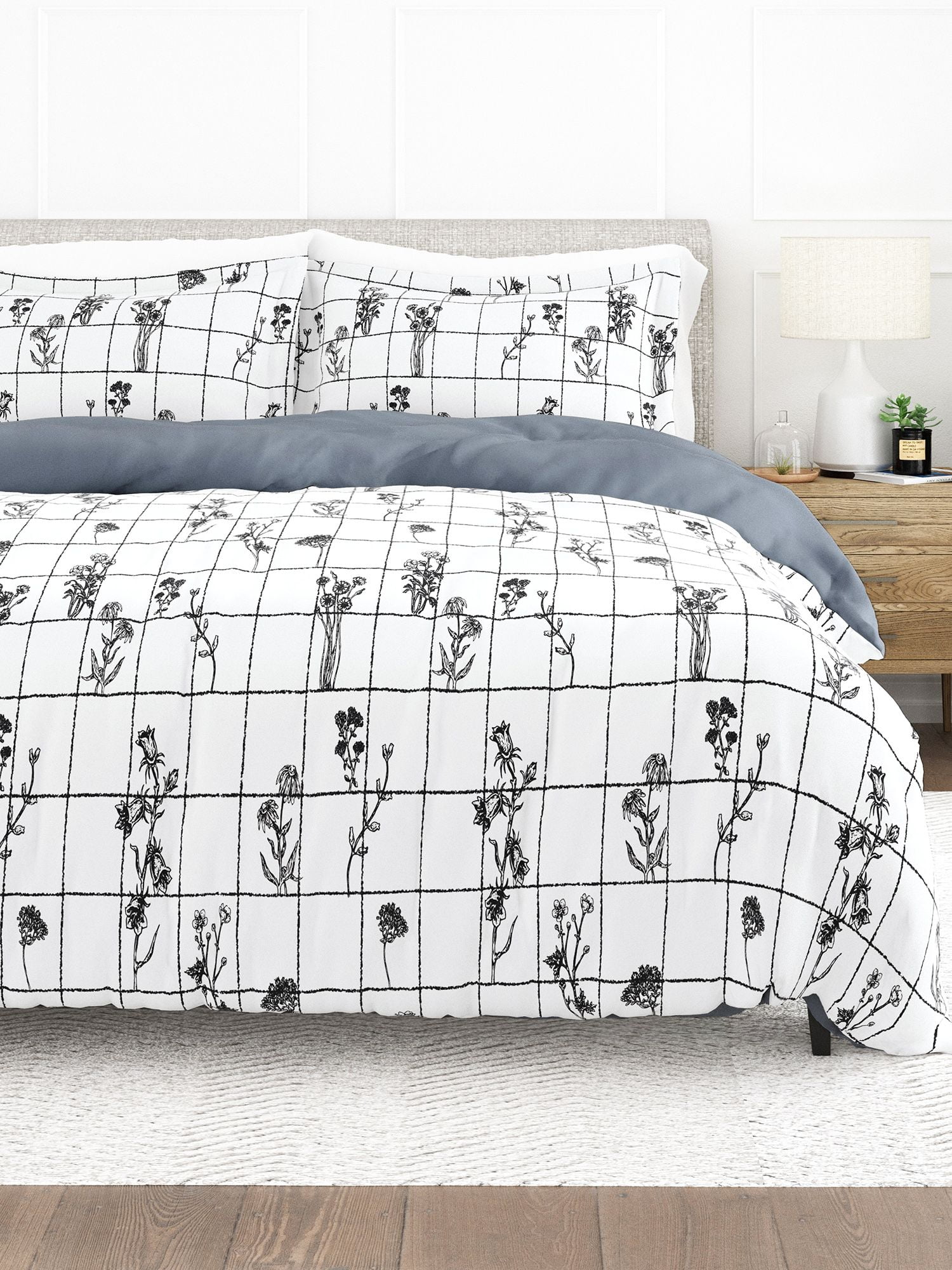 Gray Reversible Flower Field Twin/Twin XL Duvet Cover Set