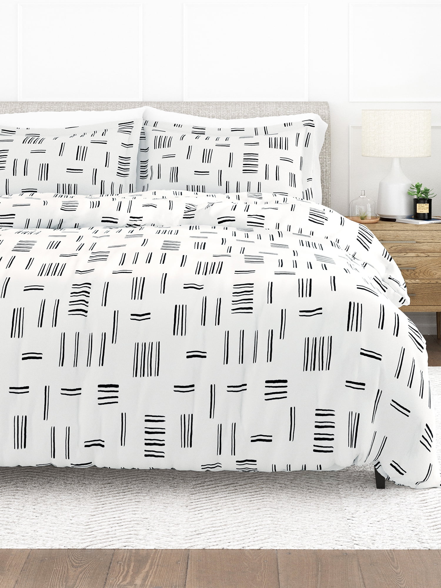 Geo Dash Gray and White Microfiber Full/Queen Duvet Cover Set