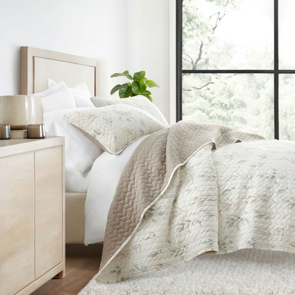 Ultra Soft Lightweight Quilt Sets in Watercolor Leaves Latte for King/Cal-King Bedding by Comfort Canopy