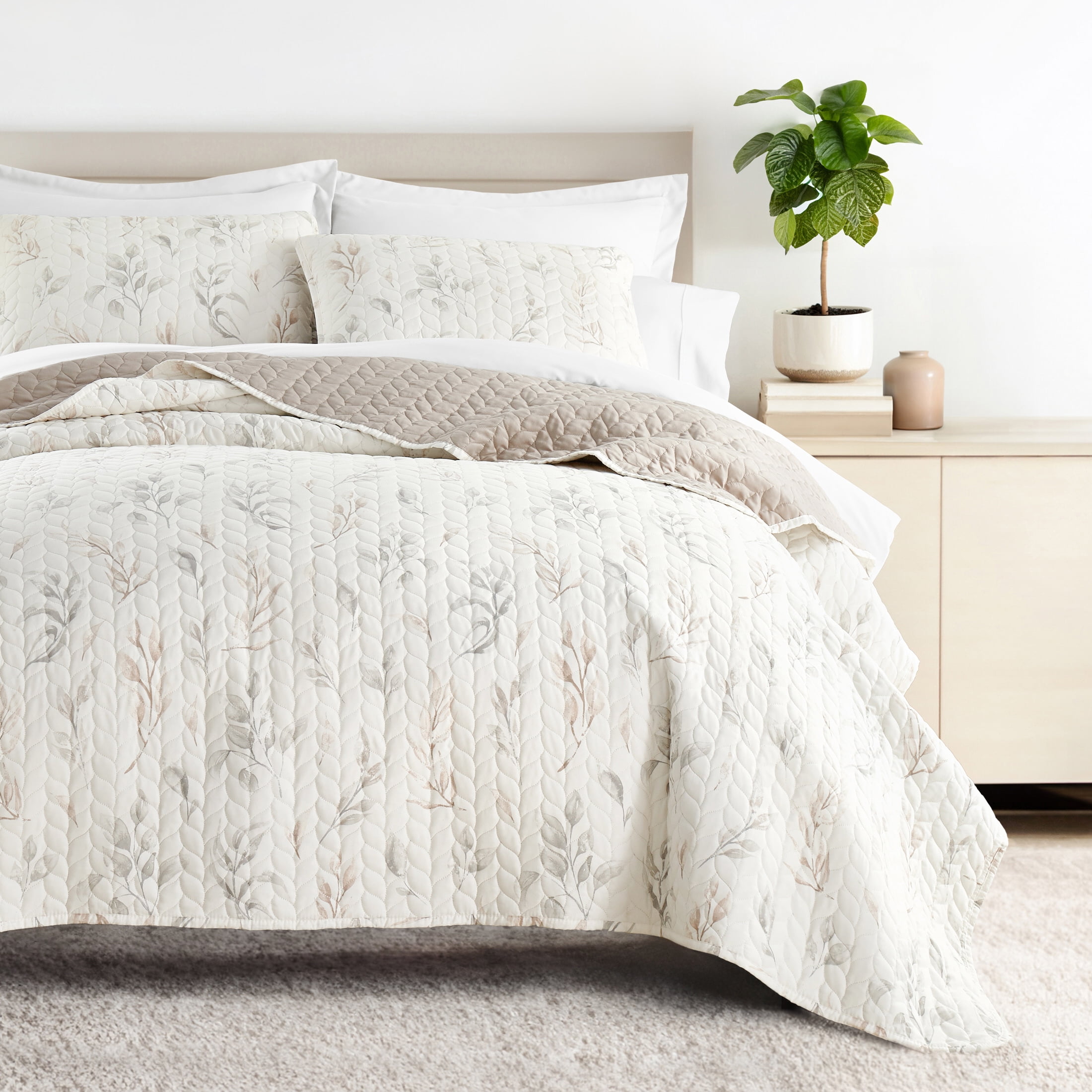 Ultra Soft Lightweight Quilt Sets in Watercolor Leaves Latte for Full/Queen Bedding by Comfort Canopy