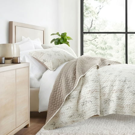 Ultra Soft Lightweight Quilt Sets in Watercolor Leaves Latte for Twin/TwinXL Bedding by Comfort Canopy