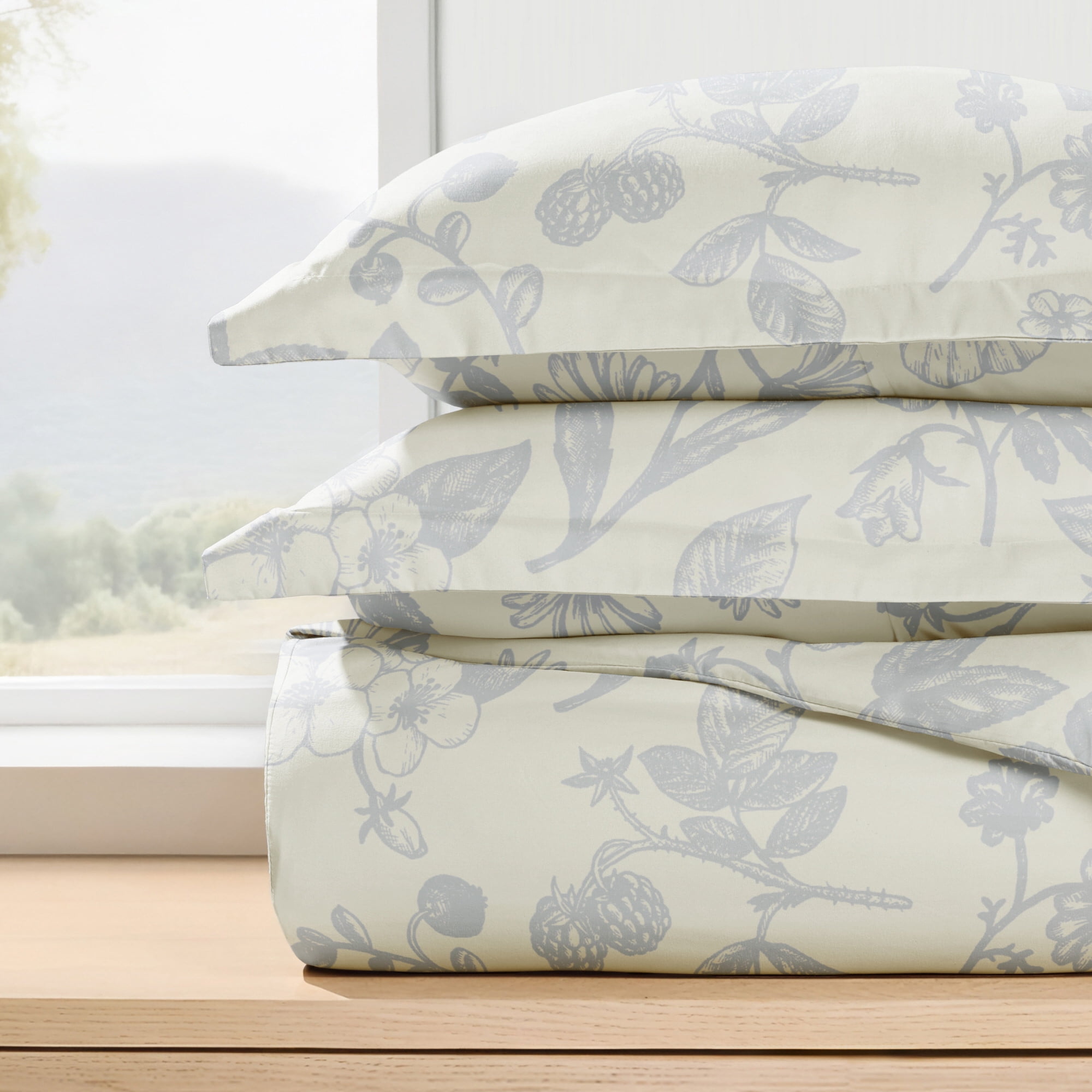Duvet Cover Set - Ultra Soft & Breathable - Light Blue Farmhouse Floral for Queen Size Bedding by Comfort Canopy