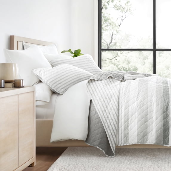 Ultra Soft Lightweight Quilt Sets in Summer Stripes Light Gray for Twin/TwinXL Bedding by Comfort Canopy