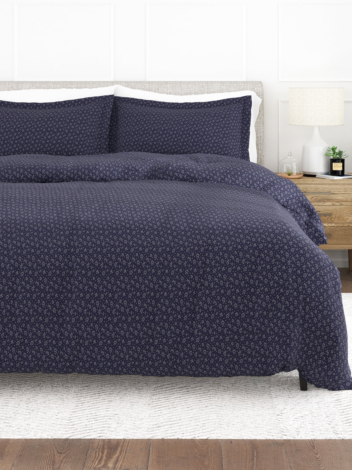 Navy and White Floral Twin/Twin XL Microfiber Duvet Cover Set