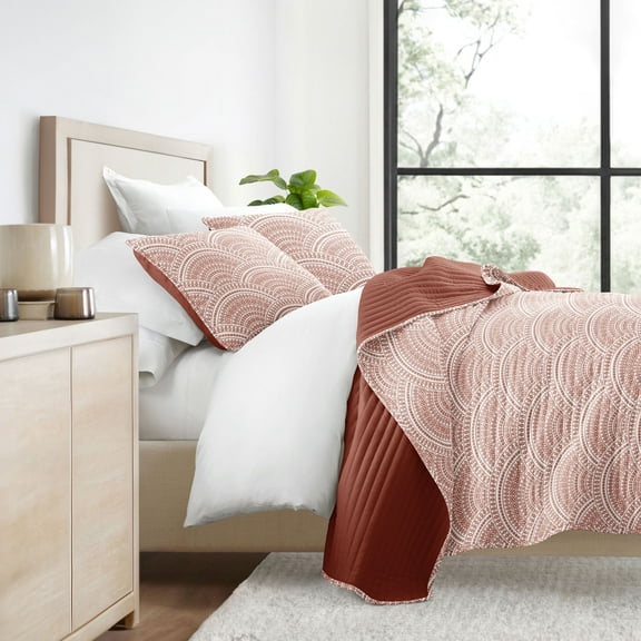 Ultra Soft Lightweight Quilt Sets in Scalloped Terracotta for Full/Queen Bedding by Comfort Canopy