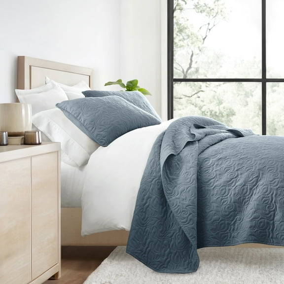Wrinkle Resistant All Season Quilt Set Coverlet Dusk Blue Floral Stitched for Twin Size Bedding by Comfort Canopy