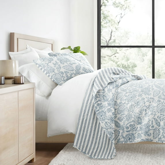 Lightweight Reversible Quilt Sets in Dusk Blue Jacobean Patterned Coverlet for Twin/Twin-XL Size Beds by Comfort Canopy
