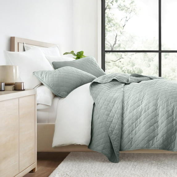 Wrinkle Resistant All Season Quilt Set Coverlet Eucalyptus Diamond Stitched for Twin Size Bedding by Comfort Canopy