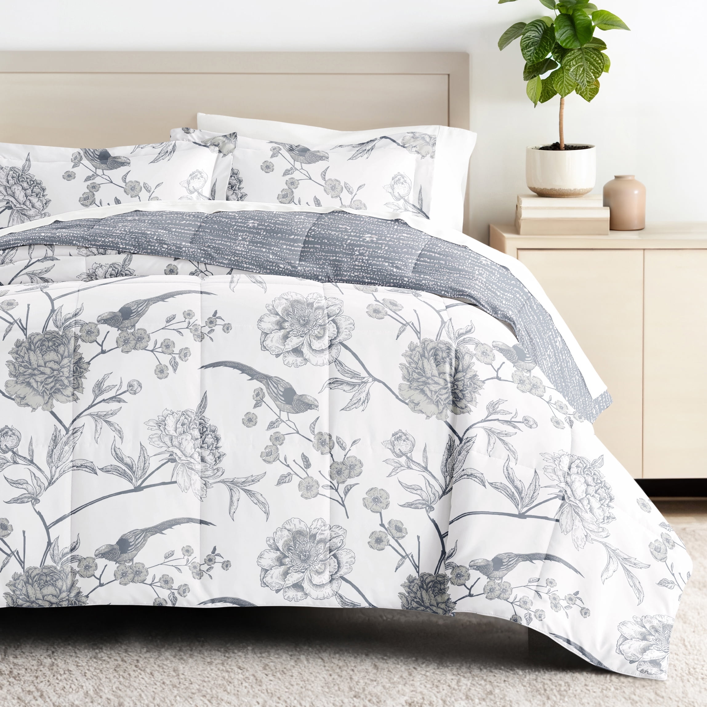 Light Blue / Molly Botanicals