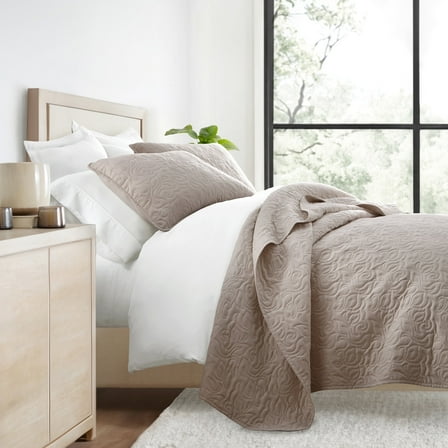 Wrinkle Resistant All Season Quilt Set Coverlet Latte Floral Stitched for Twin Size Bedding by Comfort Canopy