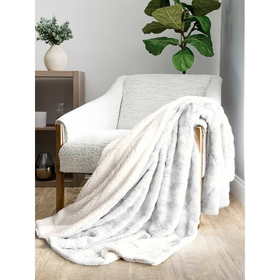 Comfort Canopy - Light Gray Faux Fur & Ivory Sherpa Throw Blanket
