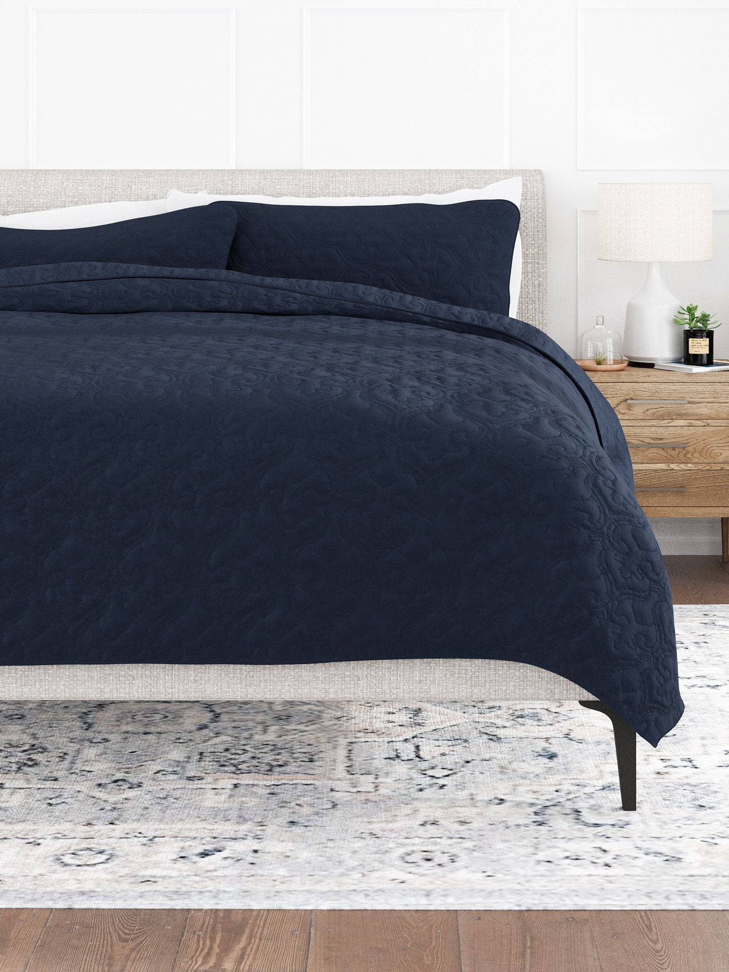 Twin Quilt Bed Set in Damask Stitched by Comfort Canopy