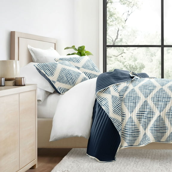Ultra Soft Lightweight Quilt Sets in Distressed Diamond Navy for Full/Queen Bedding by Comfort Canopy