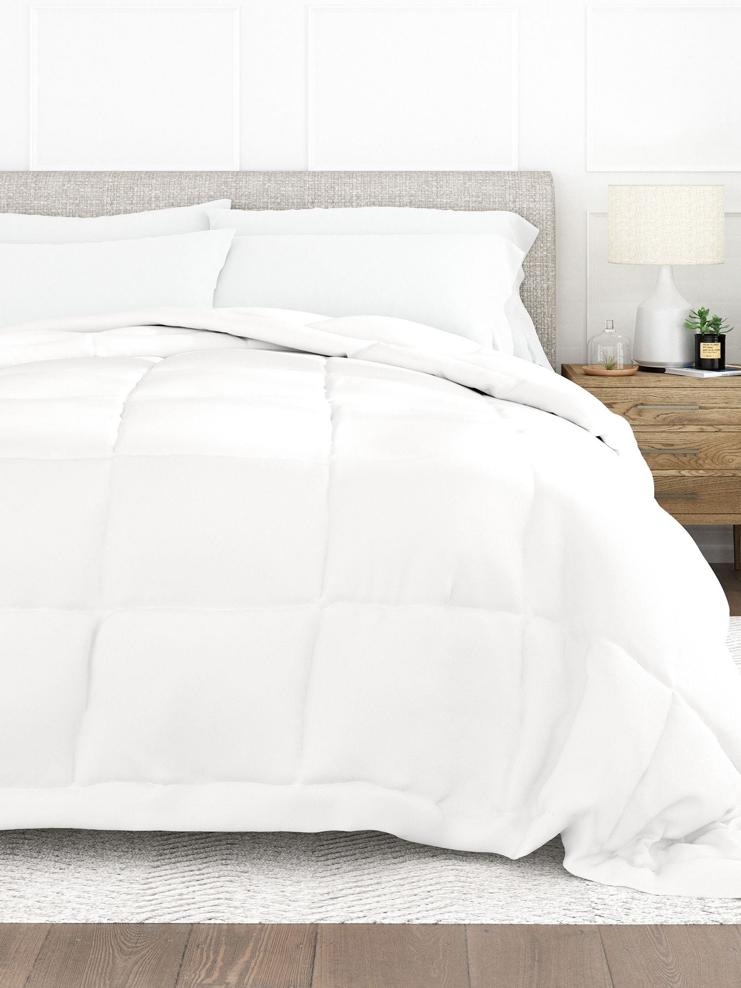 Comfort Canopy - Solid White Lightweight All Season Down-Alternative Comforter for Queen Size Beds